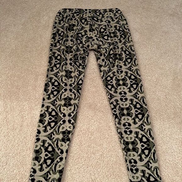 LULAROE LEGGINGS ONE SIZE 0/12 - Picture 5 of 10